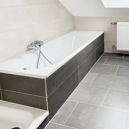 Bright Elzer Strasse דירה *