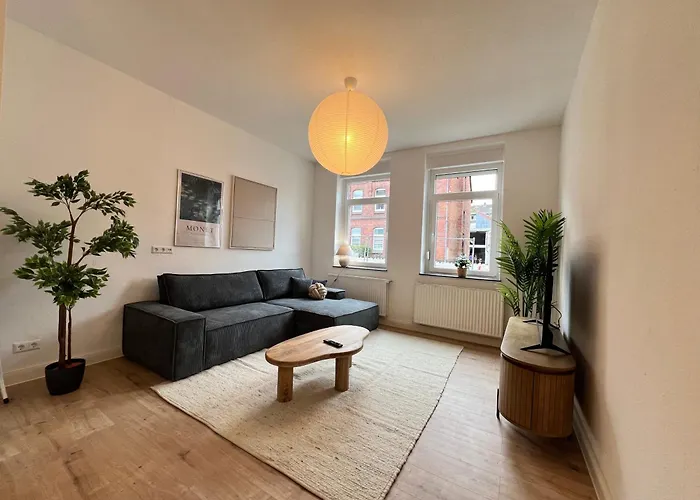 Bright Elzer Strasse * Хильдесхайм