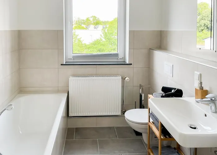 Апартаменты Bright Elzer Strasse *